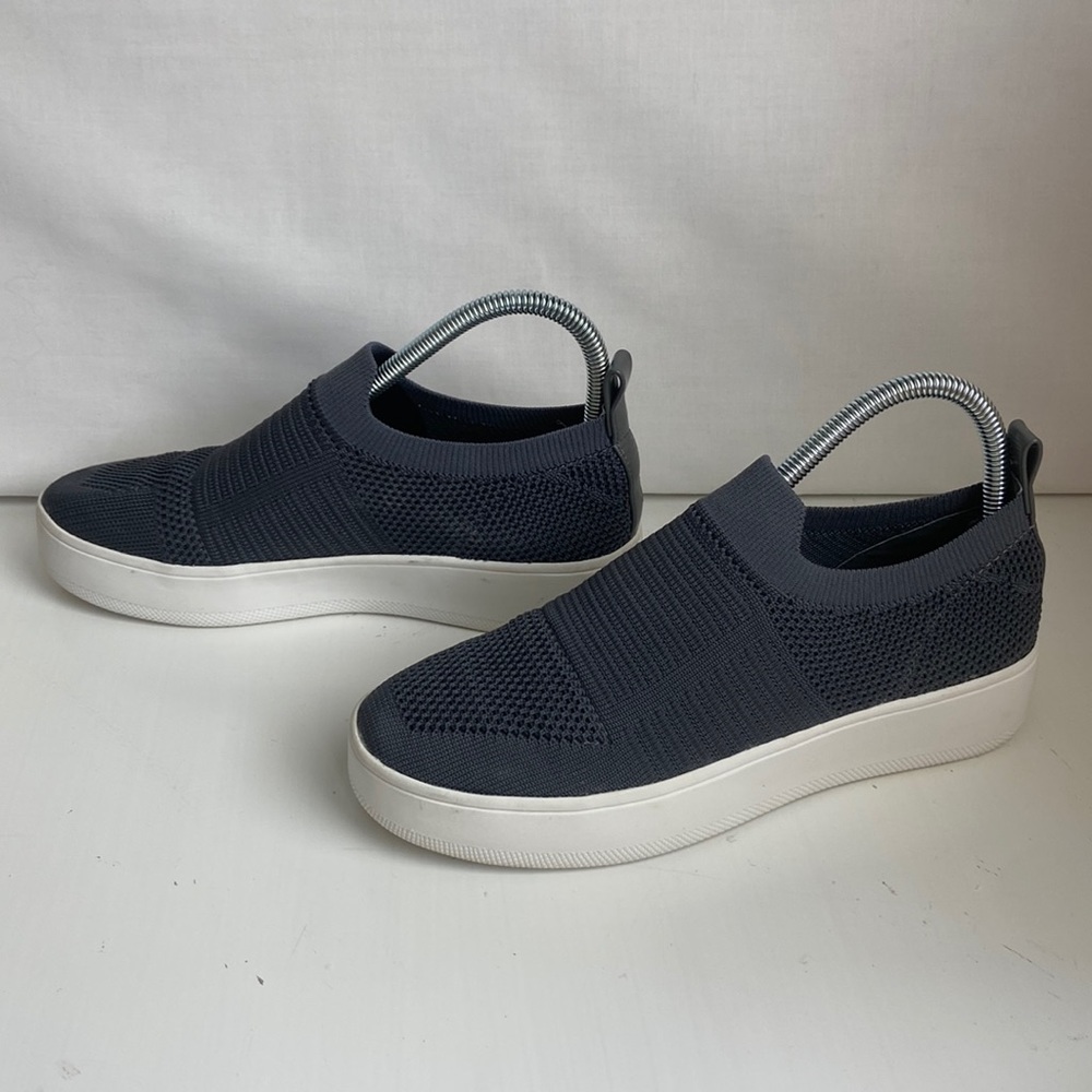Steve Madden women’s gray “Beale” fabric sneaker sz 7.5. Machine wash
